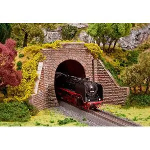 Tunnelportal für Dampf- und Oberleitungsbetrieb