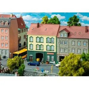 Stadthaus mit Modellbaugeschäft