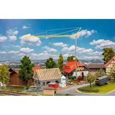Haus im Bau mit Kran