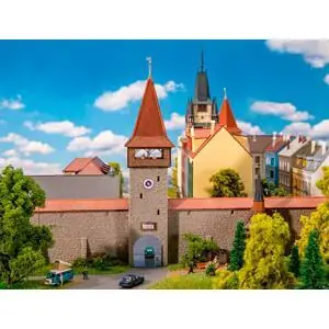 Altstadtturm mit Mauer
