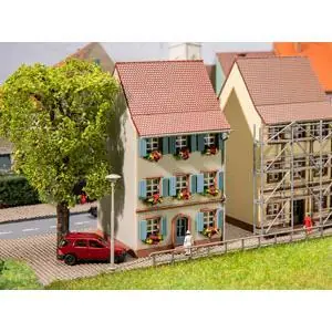 Altstadthaus mit Fensterläden