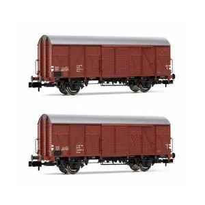 DR, 2-tlg. Set gedeckte Güterwagen mit Bretterwänden Gs