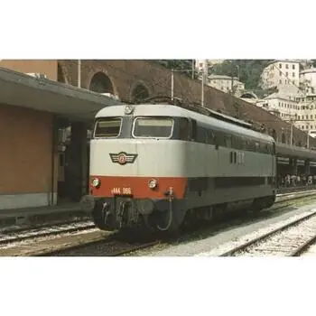 E444 2. Serie, ursprüng. Lackierung mit rotem Streifen, ohne Metallstreifen, Ep. IV-V