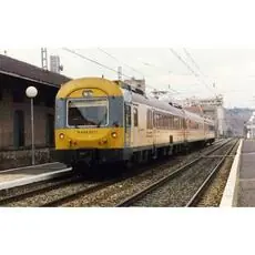 RENFE, elektrischer Triebzug der Reihe 444-500, Triebzug 444-503 in Estrella-Farbgebung