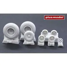 B-24 Liberator wheels groved in 1:72