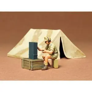 1:35 Diorama-Set Zelt m. Funk (1)