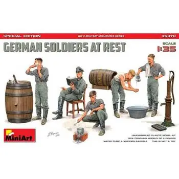 1:35 Fig. Dt. Soldaten in Ruhe (5) SE
