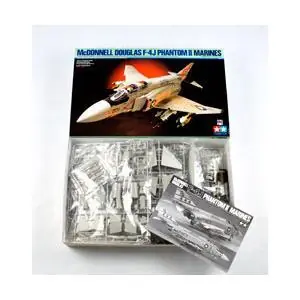 1:32 Mc Donnell Douglas F-4J Phantom II