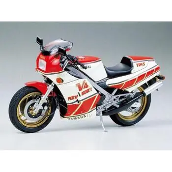 1:12 Yamaha RZV500R 1983
